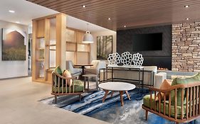 Fairfield Inn & Suites By Marriott Milwaukee West